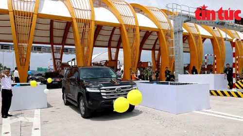 Sáng 1/9, cao tốc Vân Đồn - Móng Cái chính thức thông xe toàn tuyến.