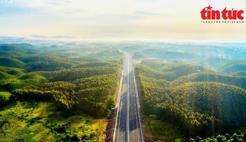 Cao tốc Vân Đồn - Móng Cái có tổng chiều dài 80,23km, được chia làm 2 gói thầu.