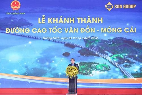 Thủ tướng Chính phủ Phạm Minh Chính tham dự và phát biểu tại Lễ khánh thành tuyến đường cao tốc Vân Đồn–Móng Cái. Ảnh: Nhật Bắc