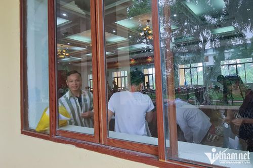 Cởi bộ quần áo phạm nhân, những trường hợp được đặc xá trở lại cuộc sống thường nhật hòa nhập với cộng đồng.
