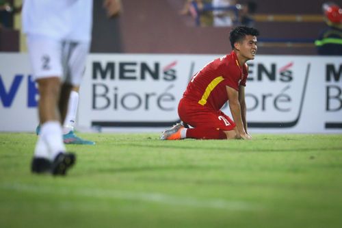 Tới cuối hiệp một, U20 Việt Nam mới bắt nhịp tốt hơn với tốc độ của đối thủ và có một số cơ hội nguy hiểm.
