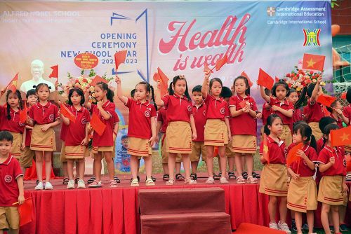 Năm học 2022-2023, Trường Phổ thông liên cấp Alfred Nobel đã có một Lễ Khai giảng cùng thông điệp vô cùng ý nghĩa, với chủ đề “Health is wealth” (Sức khỏe là tài sản). Đây cũng sẽ là chủ đề xuyên suốt năm học 2022 - 2023 của thầy và trò ngôi trường này.