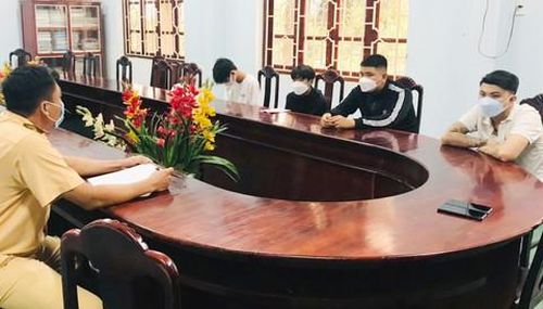 Công an làm việc với 4 đối tượng liên quan.