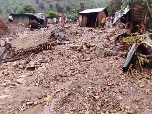 Mưa lớn gây lở đất tại Uganda. (Nguồn: anews.com.tr)