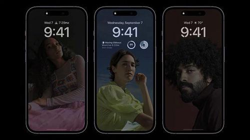 Tính năng được nhấn mạnh trên iPhone 14 và 14 Plus là liên lạc khẩn cấp qua vệ tinh. Khi đến những khu vực không có sóng di động, người dùng có thể bật kết nối vệ tinh để gửi tin nhắn khẩn cấp thông qua hướng dẫn trên màn hình.