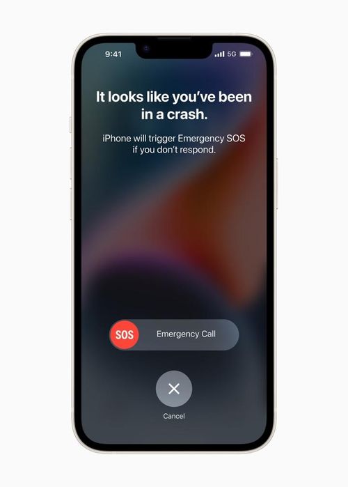 Một điểm khác biệt nữa của iPhone 14 và 14 Plus năm nay là phiên bản bán tại thị trường Mỹ không có khe cắm sim, chỉ sử dụng eSIM, hỗ trợ 3 nhà mạng AT&T, T-Mobile và Verizon. Tính năng liên lạc vệ tinh cũng sẽ chỉ hỗ trợ thị trường Mỹ và Canada.