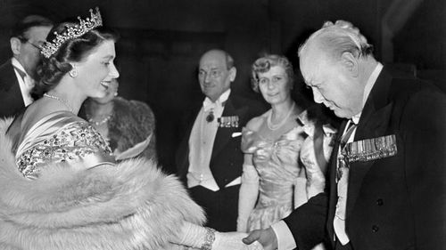  Triều đại của Nữ hoàng Elizabeth II đã trải qua 15 đời thủ tướng kể từ ông Winston Churchill vào năm 1952. Ảnh: International Churchill Society. 