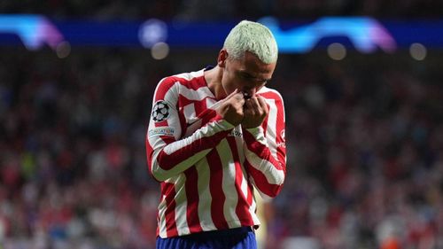 Griezmann ăn mừng sau khi ghi bàn giúp Atletico vượt qua Porto ở vòng bảng Champions League 2022/23. Ảnh: Reuters.