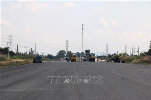 Điểm cuối tuyến cao tốc Vĩnh Hảo - Phan Thiết đang được triển khai thi công khẩn trương và dự kiến hoàn thành thông xe kỹ thuật trong năm 2022.