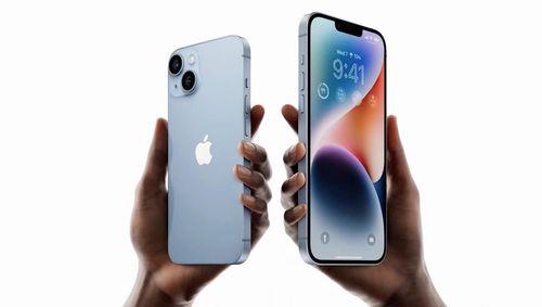 Sự khác biệt giữa dòng tiêu chuẩn và Pro sẽ còn lớn hơn trên iPhone 15, giúp Apple nâng giá bán trung bình của sản phẩm. Ảnh: Apple.