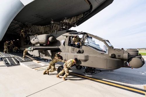 Được biết, các trực thăng Apache sẽ được dùng để thay thế các trực thăng Mi-24 Hind vốn đã quá lỗi thời. Động thái này cũng biến quân đội Ba Lan trở thành lực lượng sở hữu phi đội Apache lớn thứ 2 thế giới.