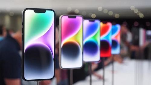 iPhone 14 và 14 Plus sở hữu cảm biến để chống rung khi quay video. Ở mặt trước, Camera 12 Mp, tự động lấy nét cùng hệ thống nhận khuôn mặt TrueDepth cũng là điều khiến người dùng vô cùng yêu thích.