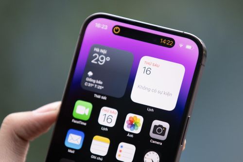  Nâng cấp quan trọng nhất của thế hệ iPhone 14 Pro/Pro Max là thay đổi ở phần khuyết trên màn hình. Apple gọi đây là Dynamic Island. 