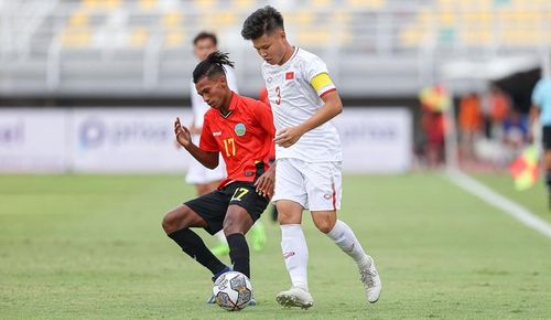 Dù có đến 5 sự thay đổi so với trận đấu gần nhất, song U20 Việt Nam vẫn dễ dàng kiểm soát thế trận và chơi vượt trội đối thủ. (Ảnh: VFF)