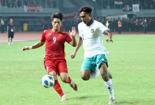U19 Việt Nam hòa 0-0 với U19 Indonesia ở vòng bảng Đông Nam Á.