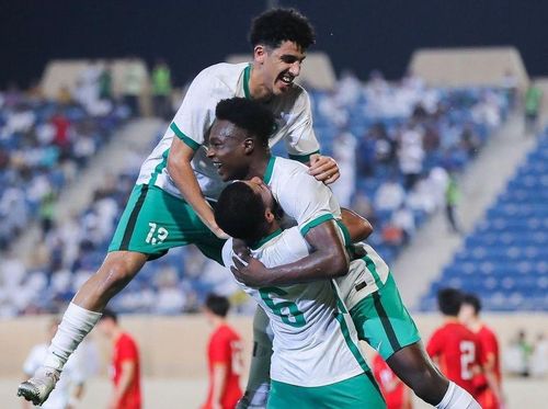 Chiến thắng 1-0 trước U20 Trung Quốc ở lượt cuối cũng giúp U20 Saudi Arabia đi tiếp với tư cách đội đầu bảng. Đội bóng có biệt danh "Chim ưng xanh" có thành tích ấn tượng không kém Nhật Bản và Iran khi ghi 17 bàn và không thua bàn nào.