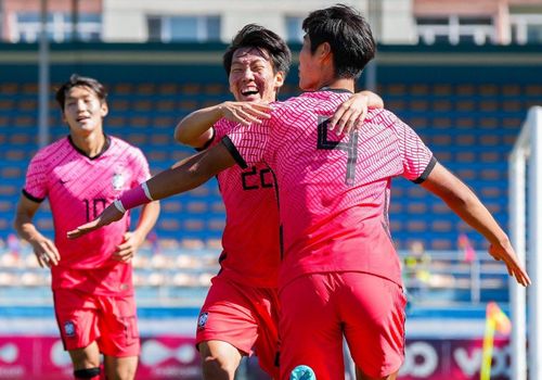Không tính đội chủ nhà Uzbekistan, U20 Hàn Quốc là đội đầu tiên giành vé dự vòng chung kết U20 châu Á 2023 sau khi kết thúc vòng loại với ngôi đầu bảng E nhờ chiến thắng đậm 6-2 trước U20 Malaysia ở lượt cuối. Hàn Quốc là đội giàu thành tích nhất ở sân chơi U19 châu Á (tên cũ của giải) với 12 chức vô địch.