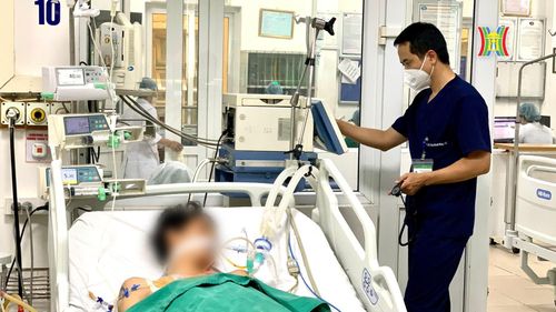 Bệnh nhân sốt xuất huyết điều trị tại Bệnh viện Bệnh nhiệt đới Trung ương.