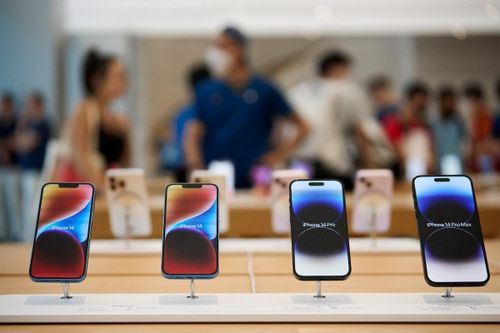  Lượng đặt hàng của iPhone 14 không mấy ấn tượng, khiến Apple phải cắt giảm sản xuất chỉ sau vài tuần ra mắt. Ảnh: Apple. 