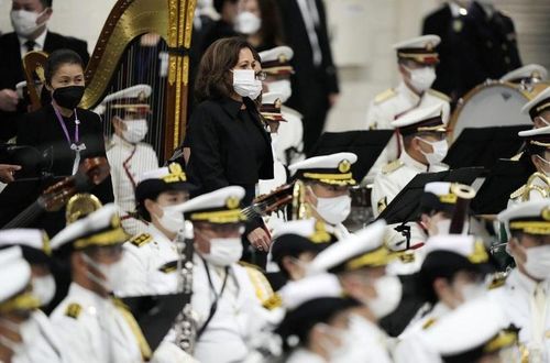 Phó Tổng thống Mỹ Kamala Harris tới dự tang lễ.