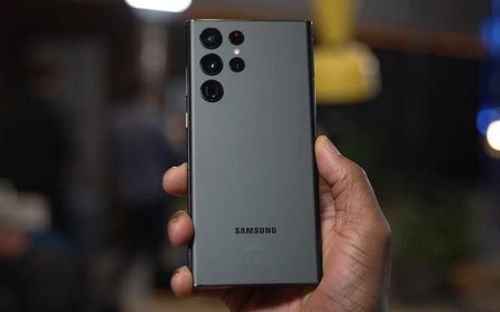 Một số tin đồn đã cho thấy Samsung Galaxy S23 Ultra sẽ có camera 200MP, đây sẽ là một sự gia tăng đáng chú ý so với camera 108MP trên dòng Galaxy S22 Ultra.