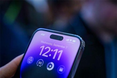iPhone 14 vẫn bị giới hạn ở công suất sạc chưa đến 30 W. Ảnh: Cnet.