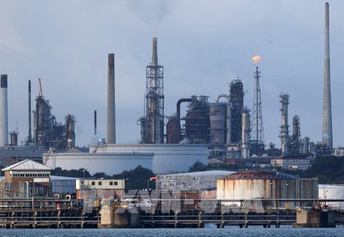 Cơ sở lọc dầu Esso ở Fawley, gần Southampton, Anh. Ảnh: AFP/TTXVN