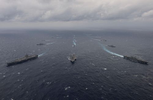  Hải quân Nhật Bản, Ấn Độ và Mỹ tập trận bên vịnh Bengal vào năm 2017. Ảnh: USS NIMITZ. 