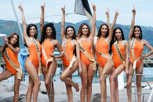 Các thí sinh trình diễn trong phần thi Best in Swimsuit tại Miss Grand International 2021. Ảnh: MGI. 