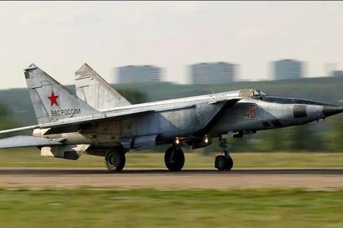 Với khả năng gần như “bất khả xâm phạm” của MiG-25 trước vũ khí phương Tây trong nhiều cuộc xung đột, thì đây là một sự lo lắng lớn; điều này khiến việc nêu bật điểm yếu lớn như vậy của MiG-25, có thể nhằm “trấn an” lãnh đạo phương Tây, về những hạn chế của loại chiến đấu cơ này.