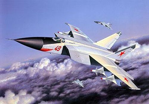 Nếu MiG-25 là một máy bay tầm ngắn như phương Tây công bố, nó sẽ không phù hợp để bảo vệ các vùng lãnh thổ rộng lớn của các quốc gia như Liên Xô hoặc Algeria, hoặc cho vai trò trinh sát tầm xa; những tuyên bố như vậy hoàn toàn trái ngược với khả năng hoạt động tầm xa của MiG-25 đã được chứng minh.
