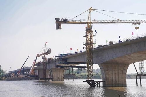 Cầu núi Đọ dài 1,6km trên tuyến cao tốc Mai Sơn - Quốc lộ 45.