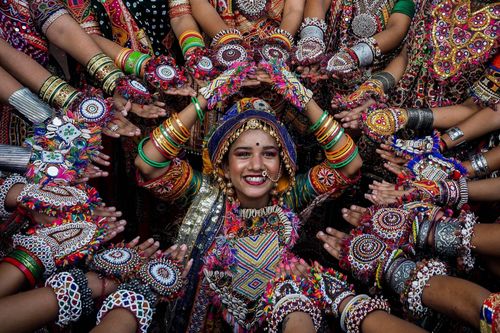Navratri, nghĩa là 9 đêm trong tiếng Phạn, là một trong những lễ hội quan trọng của người Ấn. Ảnh: The Times.