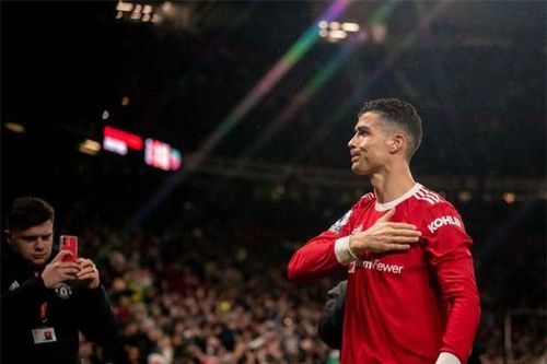 Dù lần trở về Old Trafford này không quá thành công nhưng Ronaldo tỏ ra rất tự hào vì những di sản mà mình đã để lại nơi đây. Ảnh: internet