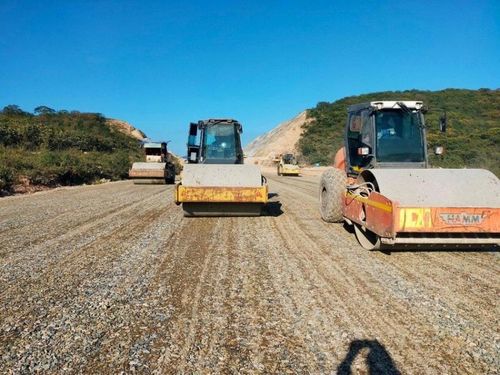 Thi công cao tốc Bắc - Nam đoạn Vĩnh Hảo - Phan Thiết. Nguồn: ITN