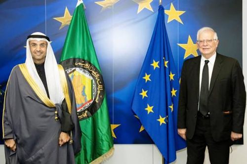 Tổng thư ký GCC Falah Al-Hajraf và đại diện cấp cao của EU Josep Borrell.