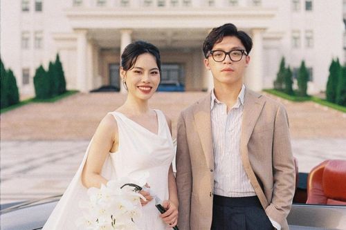 Vợ chồng Ngọc Chi thêm nhiều chi tiết hiện đại cho đám cưới của cả hai.
