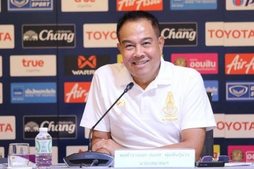 Chủ tịch LĐBĐ Thái Lan (FAT) Somyot Poompanmoung
