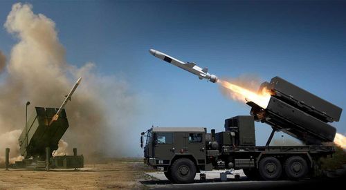 Hệ thống này được đưa vào biên chế trong thập niên 1980, nhưng do các hệ thống MIM-23 quá đắt đỏ, Na Uy vẫn phải dựa vào lá chắn Hercules đời cũ để bảo vệ lãnh thổ phía tây.