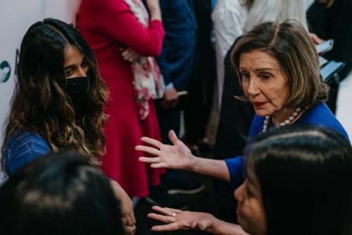  Chủ tịch Hạ viện Mỹ Nancy Pelosi đã huy động được 276 triệu USD, tại hơn 400 sự kiện trong chu kỳ bầu cử này. Ảnh: New York Times. 