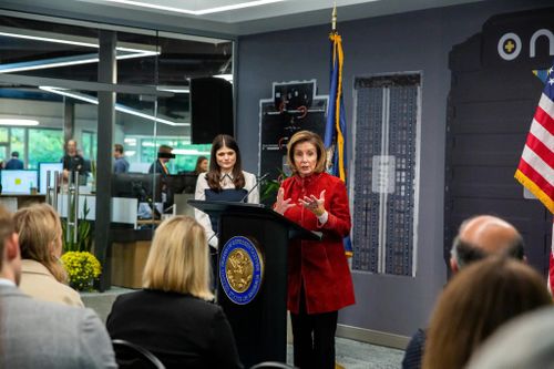  Bà Pelosi trong một sự kiện ở Michigan. Ảnh: New York Times. 