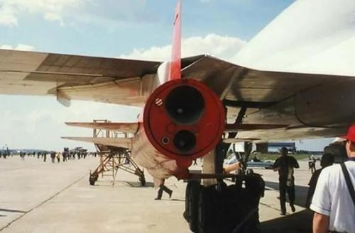 Điều cần nhấn mạnh ở đây đó là Kh-32 không phải tên lửa chống hạm thuần túy, nó là tên lửa hành trình đa năng không đối đất. Phần cải tiến hệ thống điều khiển không liên quan tới việc sử dụng trên biển.
