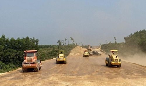 Bộ GTVT chấp thuận đề xuất gia hạn tiến độ cao tốc Bắc - Nam, đoạn Cam Lộ - La Sơn. Nguồn: Công an Nhân dân.
