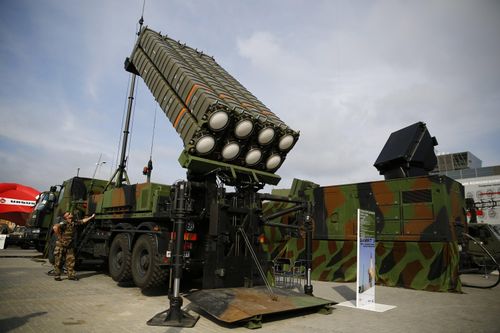 Ngoài ra, theo tờ Il Messaggero, giới ngoại giao và quân sự Ukraine đã làm việc với những người đồng nghiệp Italia về các gói viện trợ quân sự mới, đặc biệt là đáp ứng nhu cầu của họ về các hệ thống phòng không.