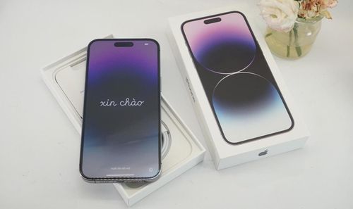  Dòng iPhone 14 Pro đang thu hút được lượng quan tâm lớn từ người dùng. Ảnh: Thúy Hạnh. 