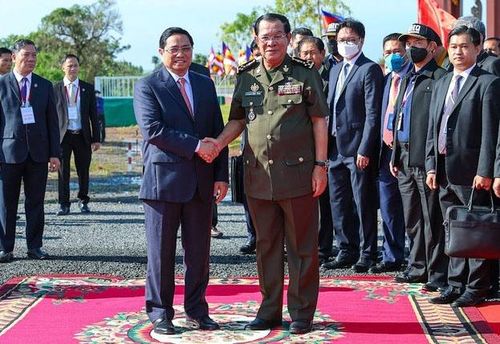 Thủ tướng Phạm Minh Chính và Thủ tướng Campuchia Hun Sen tại Lễ kỷ niệm 45 năm "Hành trình hướng tới lật đổ chế độ diệt chủng Pol Pot" của Thủ tướng Campuchia Samdech Techo Hun Sen (20/6/1977 - 20/6/2022) - Ảnh: VGP.