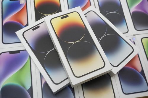  iPhone 14 lock được nhiều người dùng lựa chọn để trải nghiệm mà không cần SIM. Ảnh: Thúy Hạnh. 