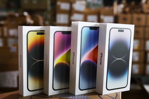  iPhone 14 lock có giá rẻ hơn quốc tế 11-13 triệu đồng. Ảnh: Quỳnh Danh. 