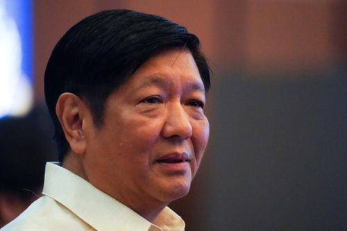  Tổng thống Philippines Ferdinand Marcos tham dự một sự kiện trong khuôn khổ Hội nghị Cấp cao ASEAN lần thứ 40,41 và các hội nghị liên quan. 