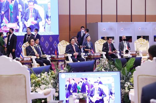  Hội nghị lần này là dịp để lãnh đạo các nước trao đổi về nỗ lực xây dựng cộng đồng ASEAN, tăng cường đoàn kết và vai trò trung tâm của ASEAN, kiểm điểm và định hướng quan hệ giữa ASEAN với đối tác; cùng thảo luận nhiều vấn đề chiến lược ở khu vực và thế giới.